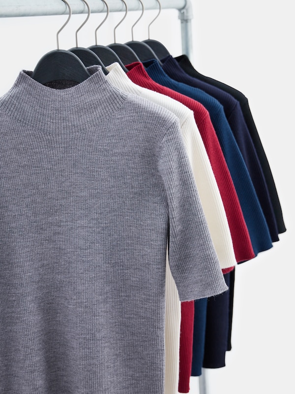 メリノウールブレンドハイネックリブセーター