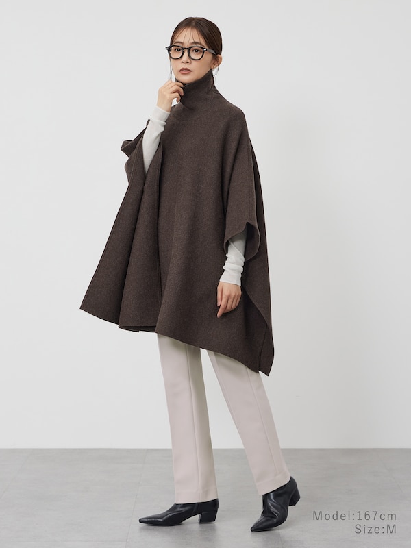 スリムストレートパンツ（シェイプリザーブ）