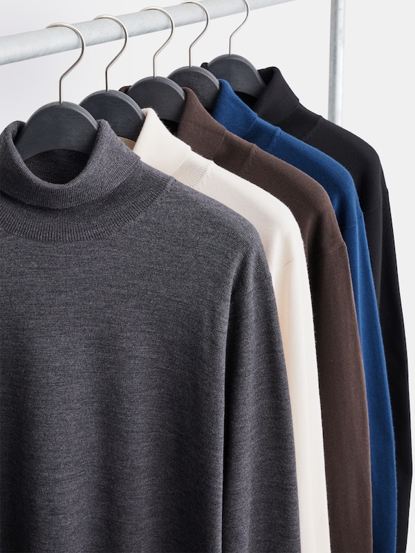 メリノウールブレンドタートルネックセーター