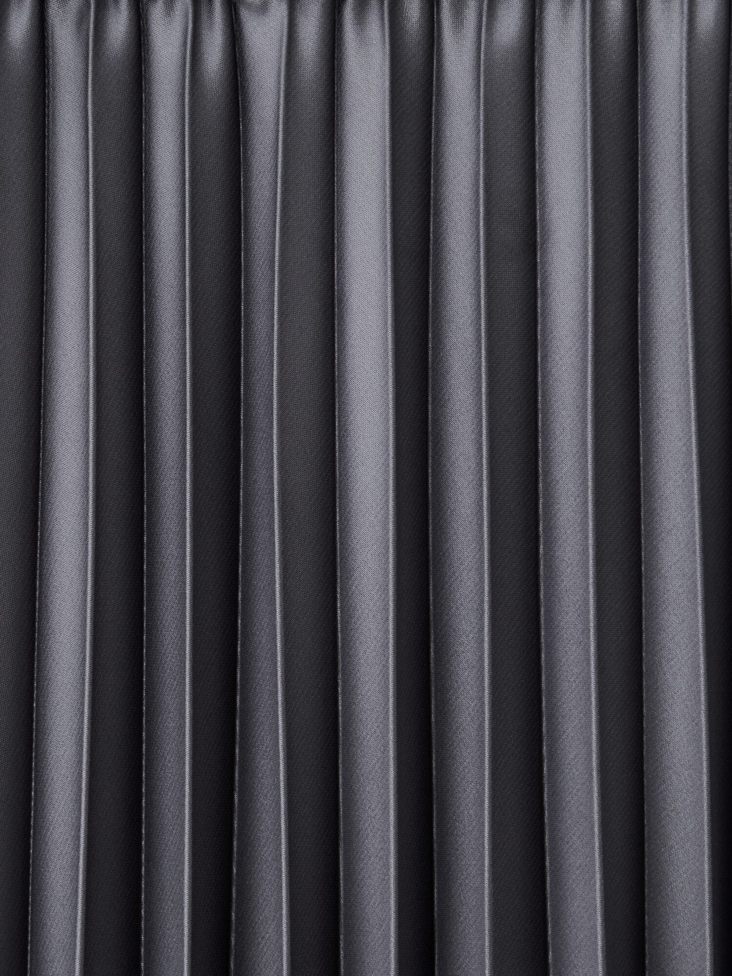 PLST(プラステ)公式 | サテンイレギュラーヘムプリーツスカート