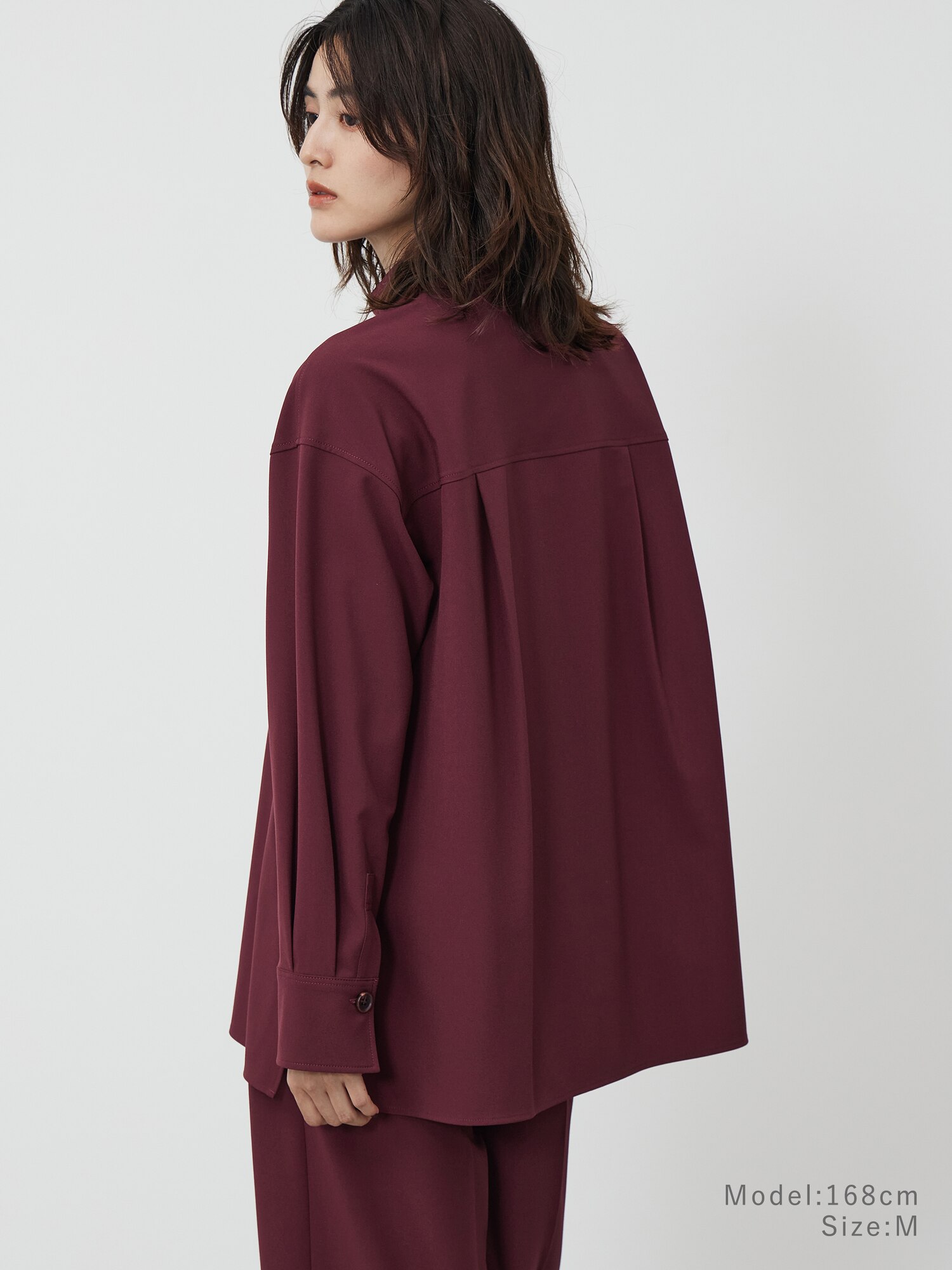 新品未使用タグ付きPLEATS PLEASE ワインレッド 長袖シャツ PLST(プラステ)公式 | スタンドカラーシャツ