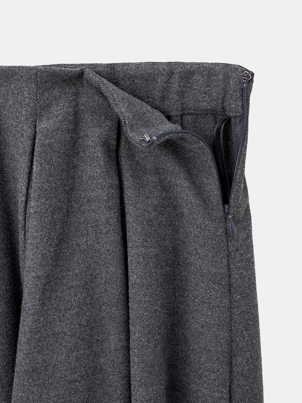 タックボリュームスカート