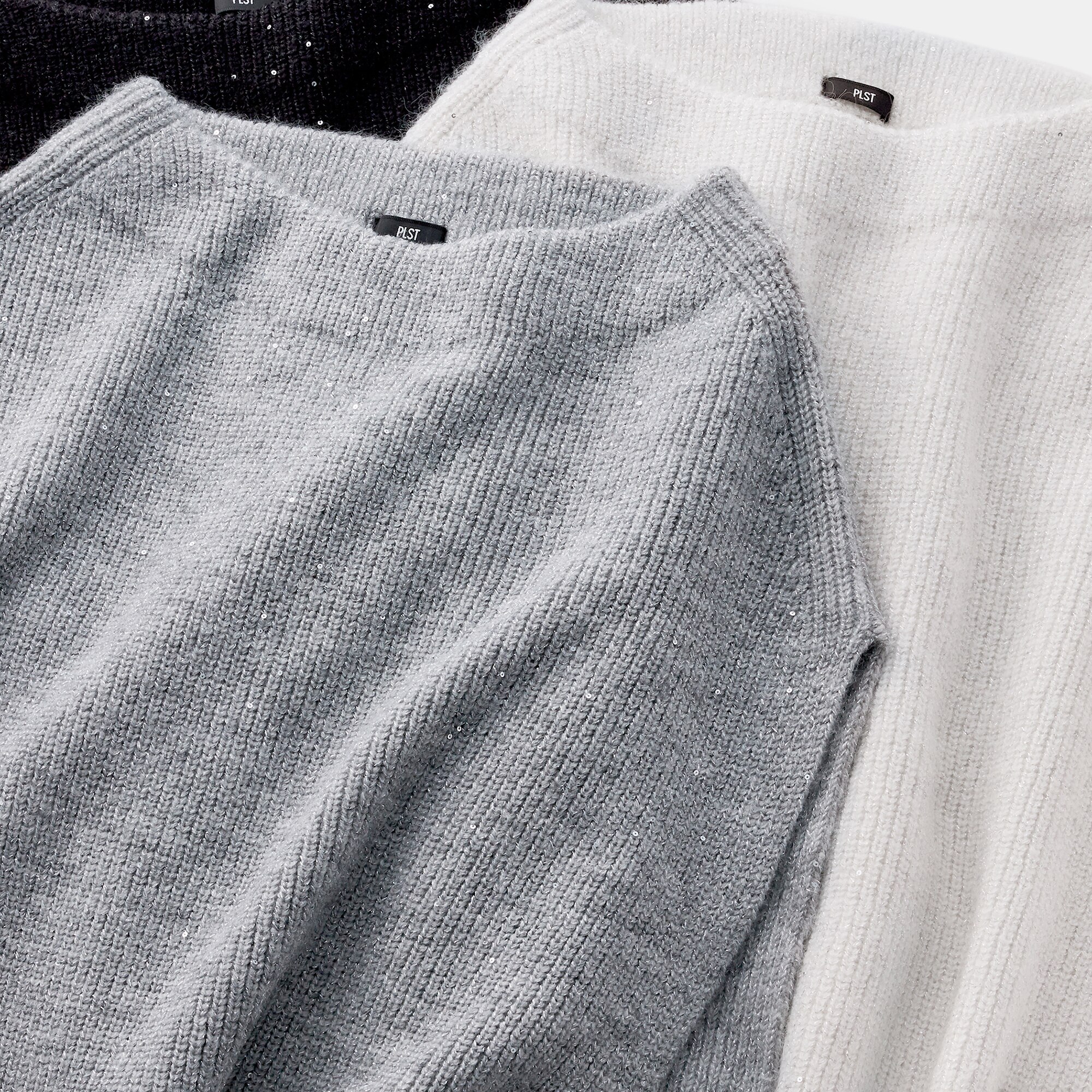 PLST(プラステ)公式 | スパンコールニットケープ