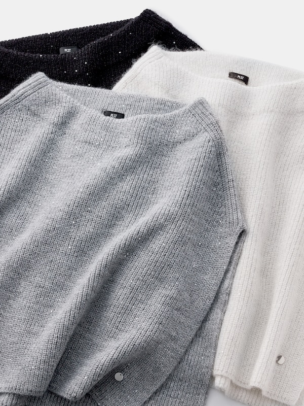 スパンコールニットケープ