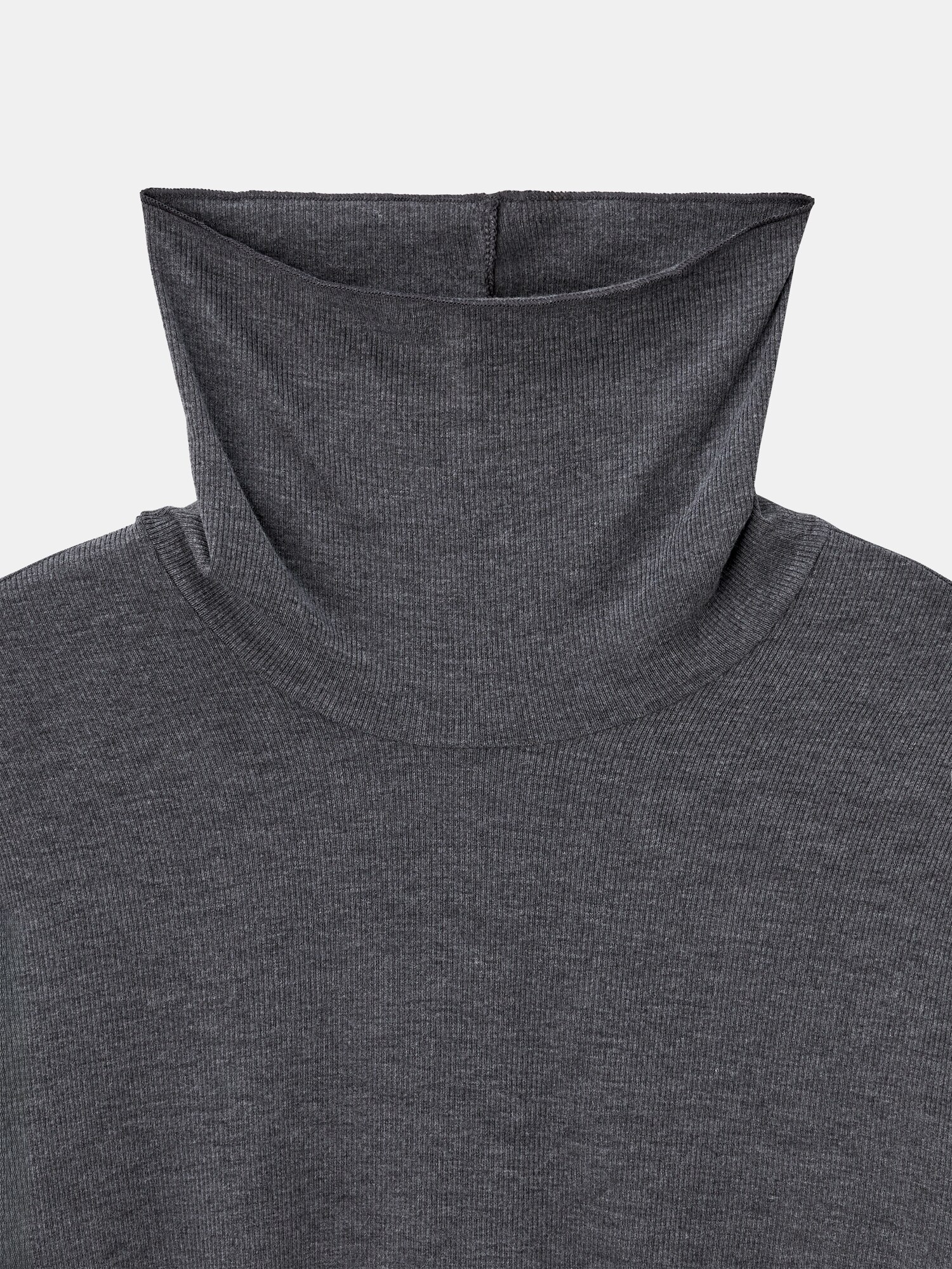 タグ付新品　プラステ　ニット　カシミヤ　タートル PLST(プラステ)の「PLST ウールカシミヤブレンドオフタートルニット