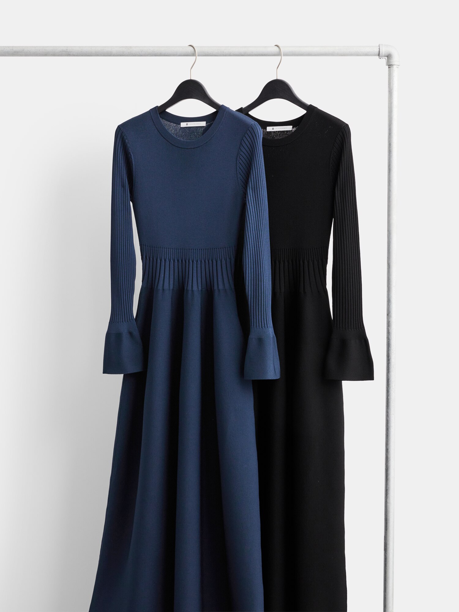 PLST(プラステ)公式 | ニットフレアワンピース