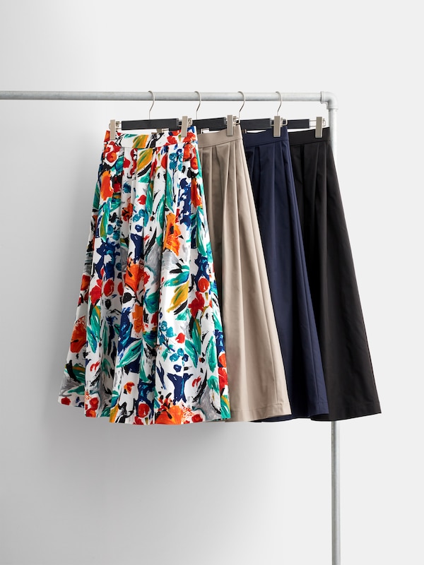 ボリュームタックフレアスカート