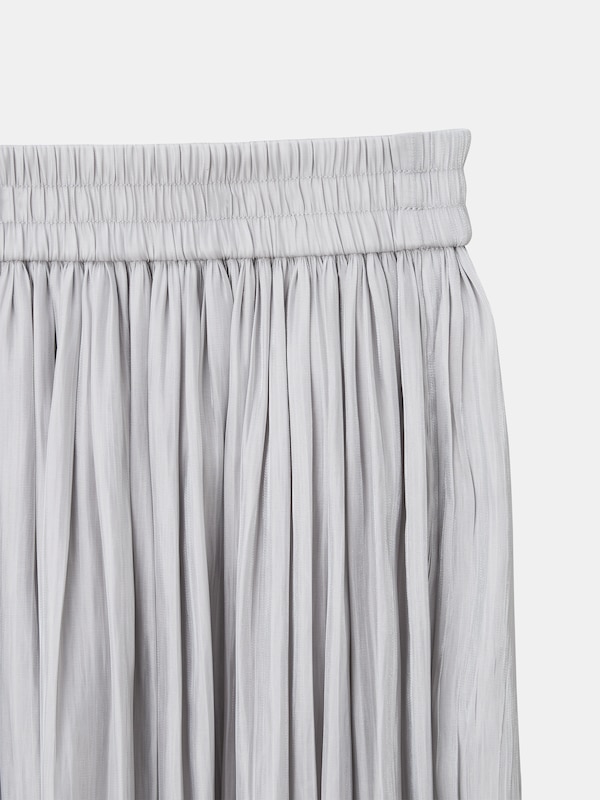 メタリックサテンプリーツスカート
