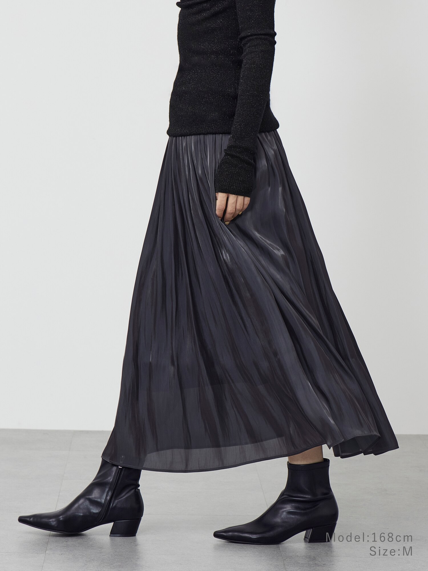 PLST(プラステ)公式 | メタリックサテンプリーツスカート