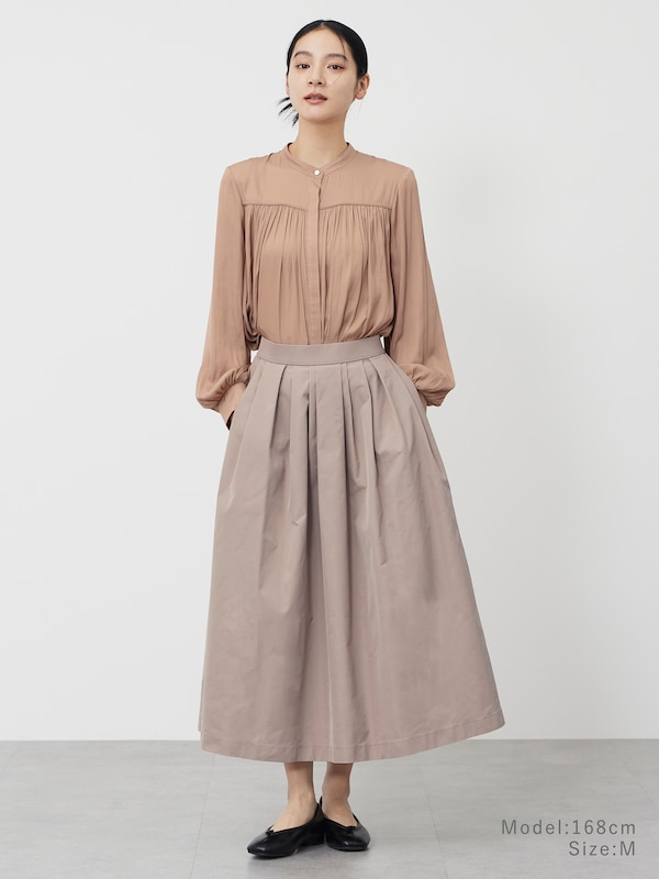 ライトサテンギャザーブラウス