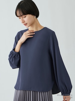 ラウンドヘムTブラウス