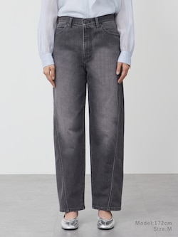 サイドシームテーパードジーンズ