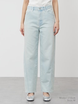 サイドシームテーパードジーンズ