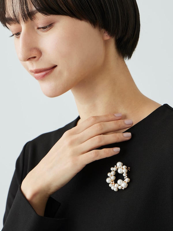 パールストーンブローチ