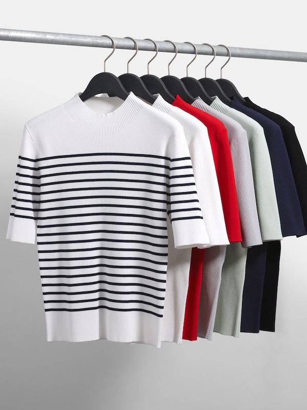 UVカットレーヨンブレンドハイネックリブセーター