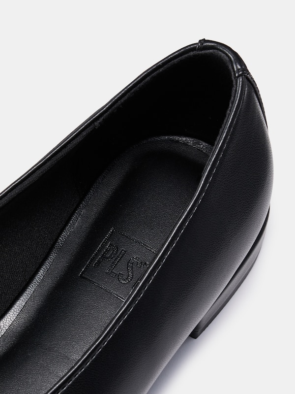 スクエアトゥフラットパンプス