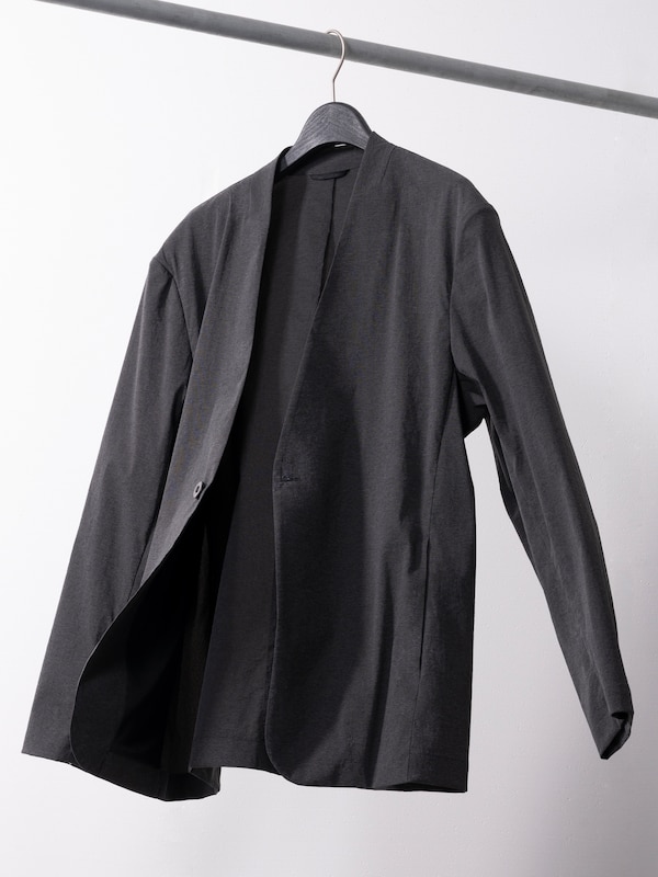 モーションエアーノーカラージャケット